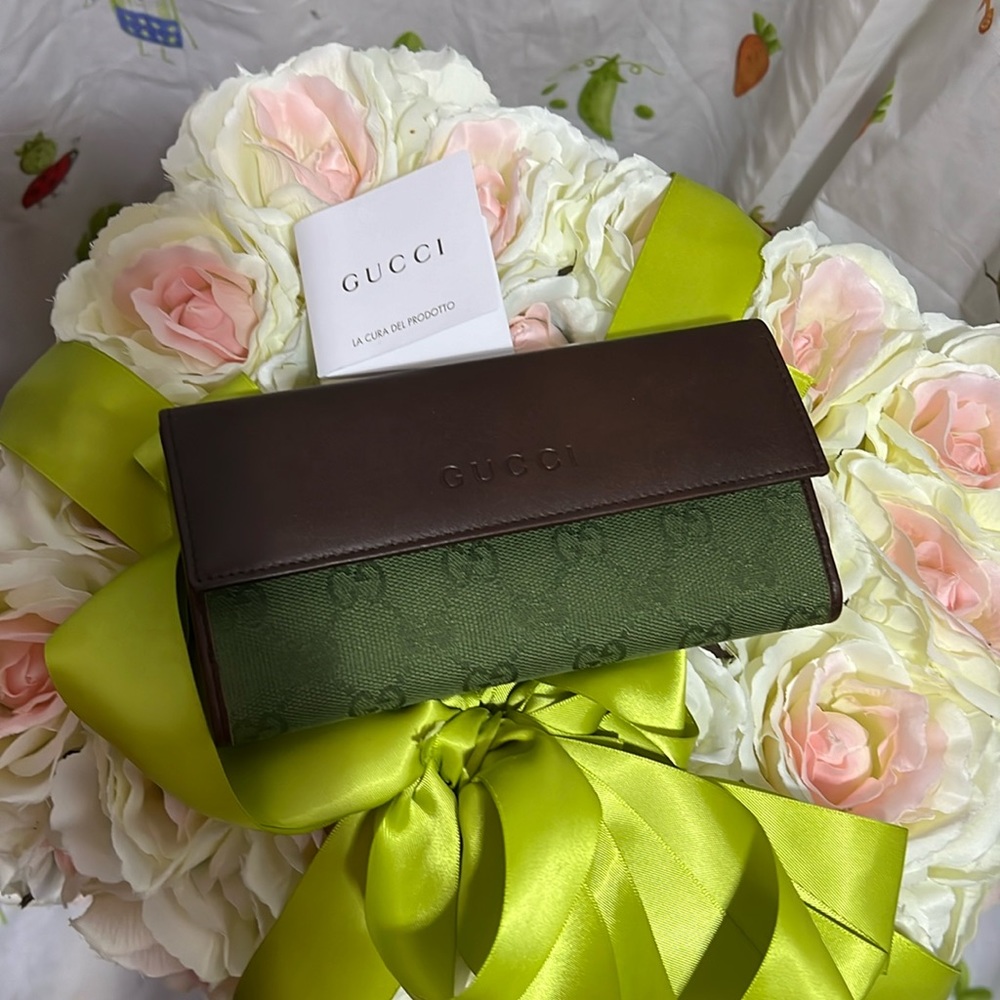 New Gucci green long leather wallet 17 x 9.5 cm